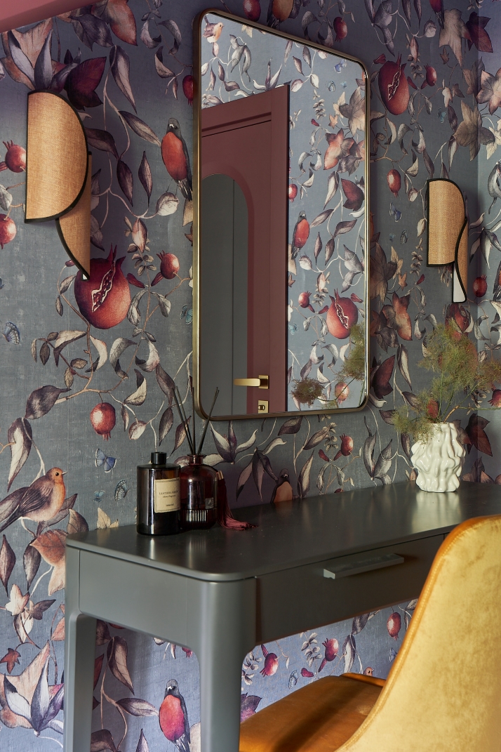 dom-s-tsvetnym-intererom-5