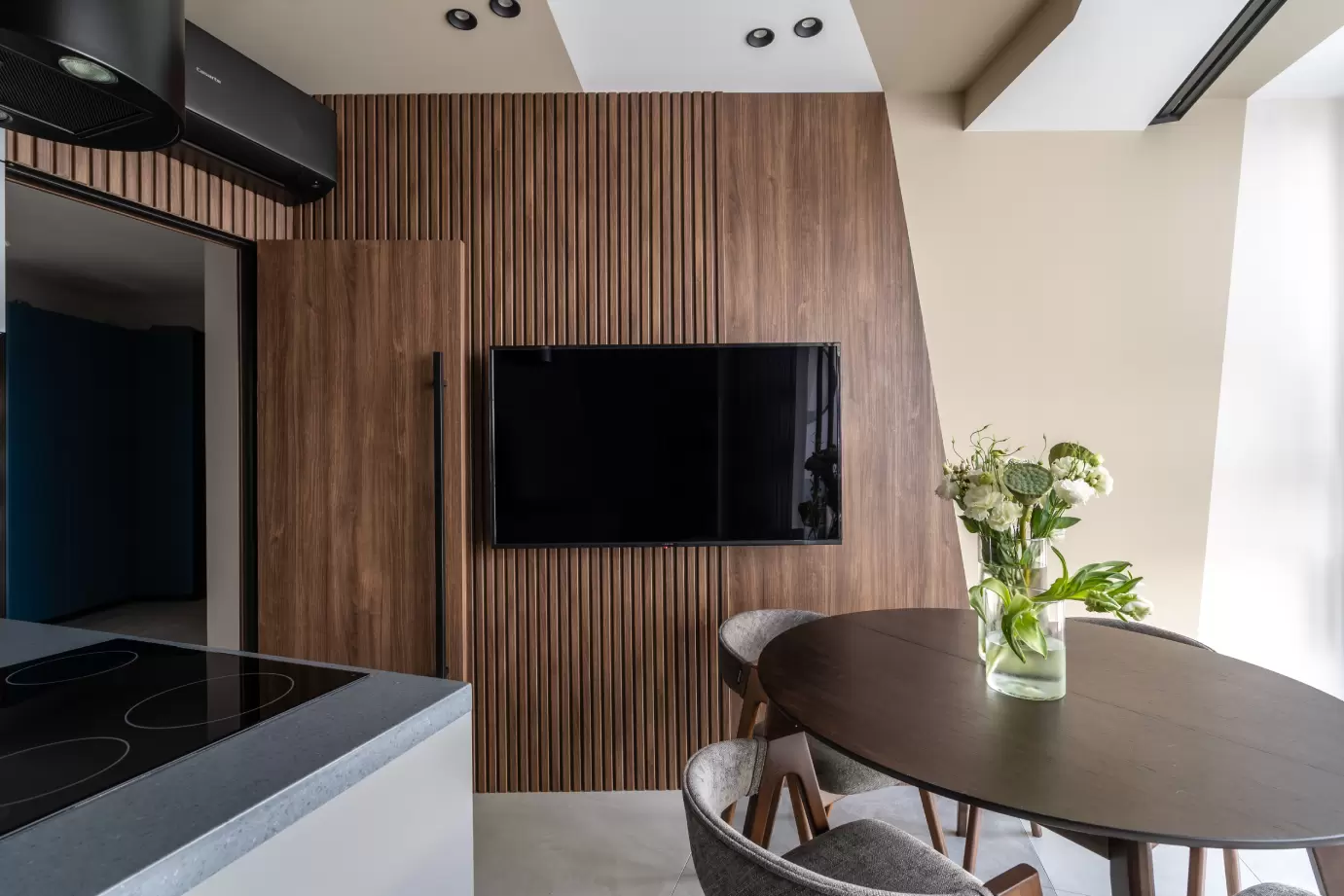 pyatiugolnaya-kukhnya-8