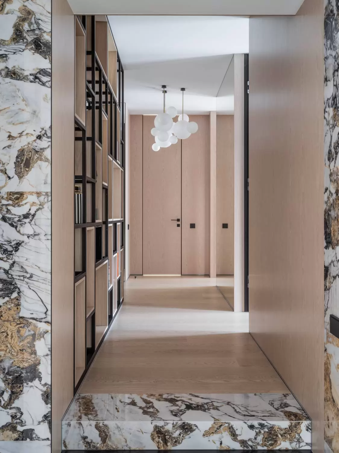 dom-s-zelenoy-vannoy-13