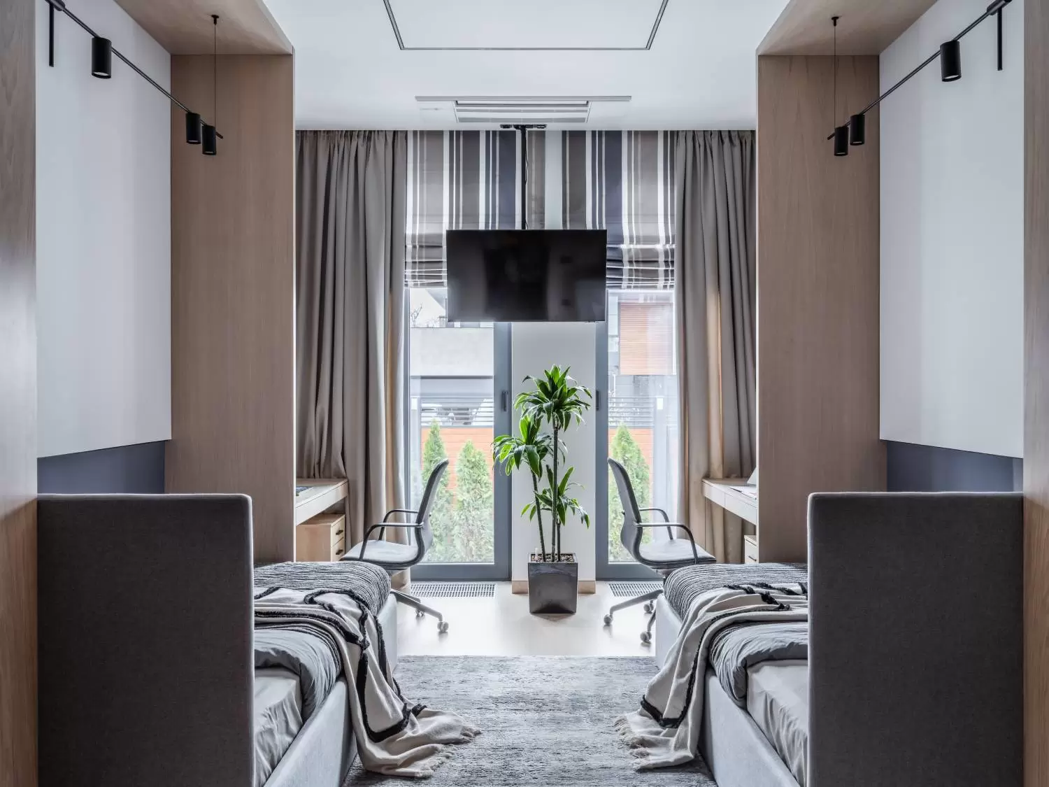 dom-s-zelenoy-vannoy-14